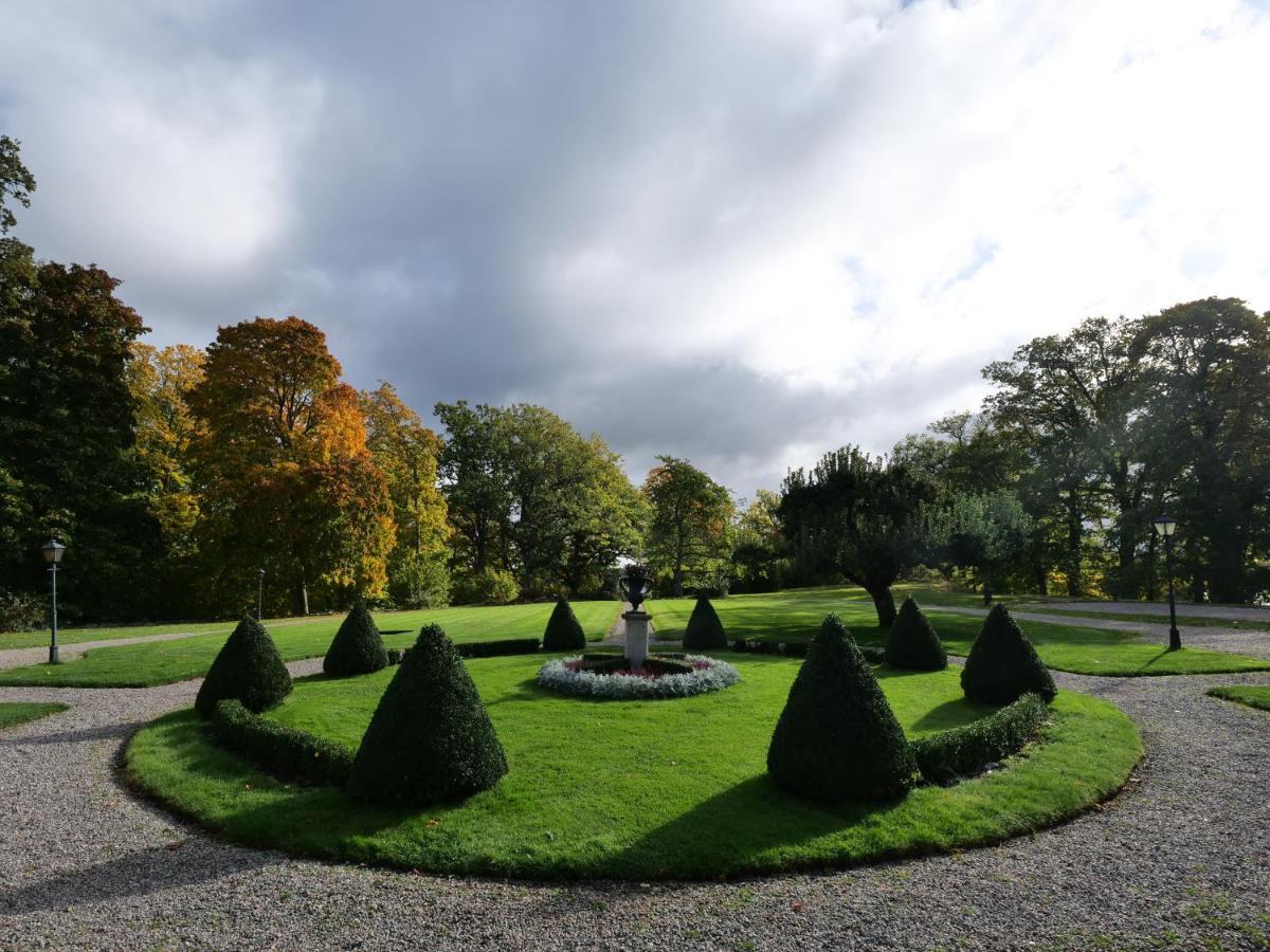 Sodertuna Slott Gnesta Exterior foto